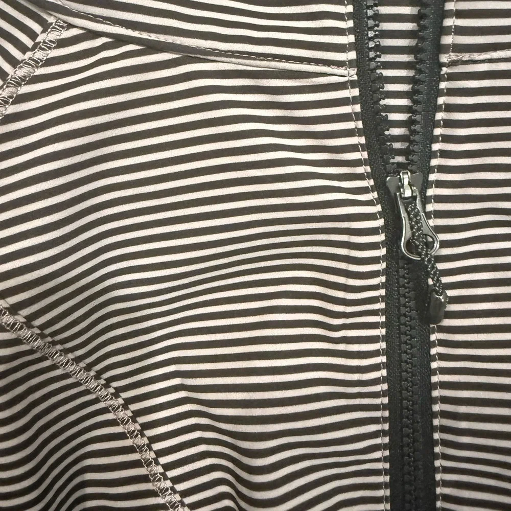 Lululemon Hooded Full Zip Running Jacket Brown Striped‎ Womens Size 6